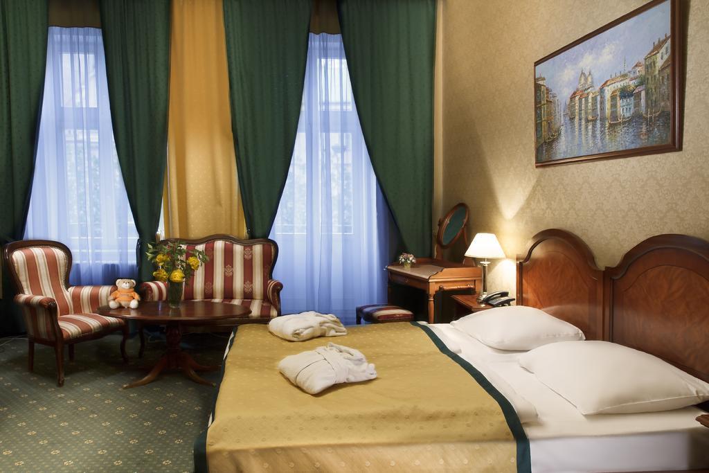Hotel Ostende Karlovy Vary Esterno foto