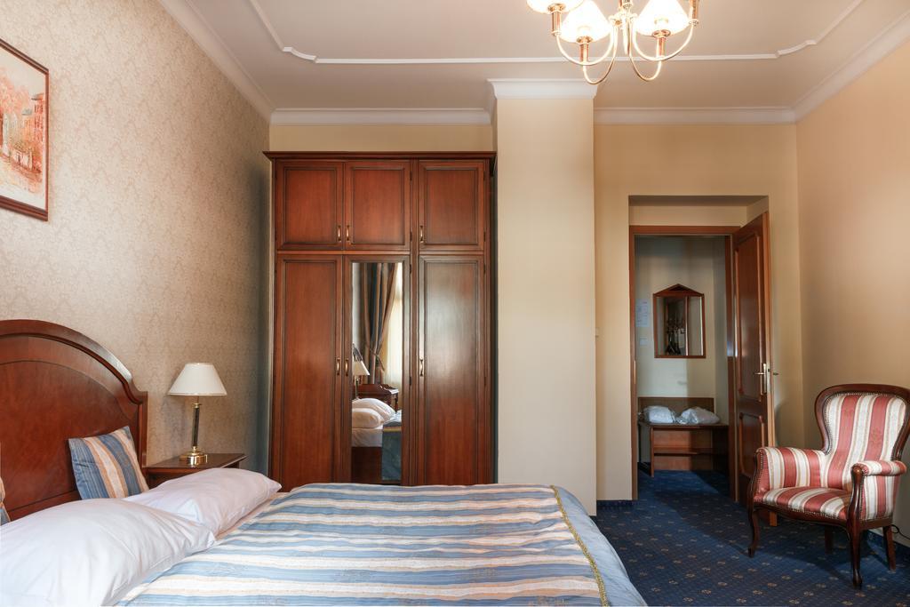 Hotel Ostende Karlovy Vary Esterno foto